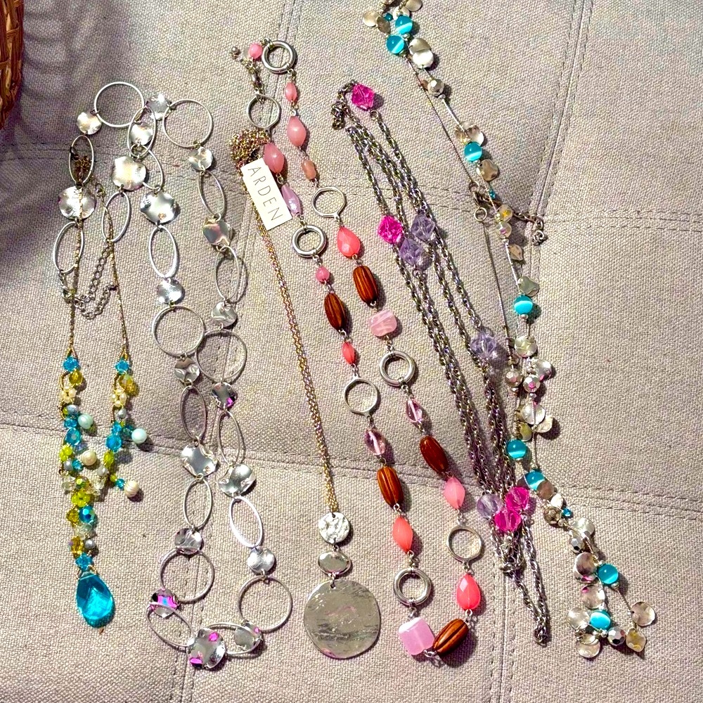 Lot -6 Pastel color necklaces. Silver tone and gold tone. Perfect for Spring.